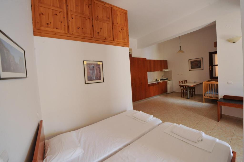 Odyssia Appartement Sými Kamer foto